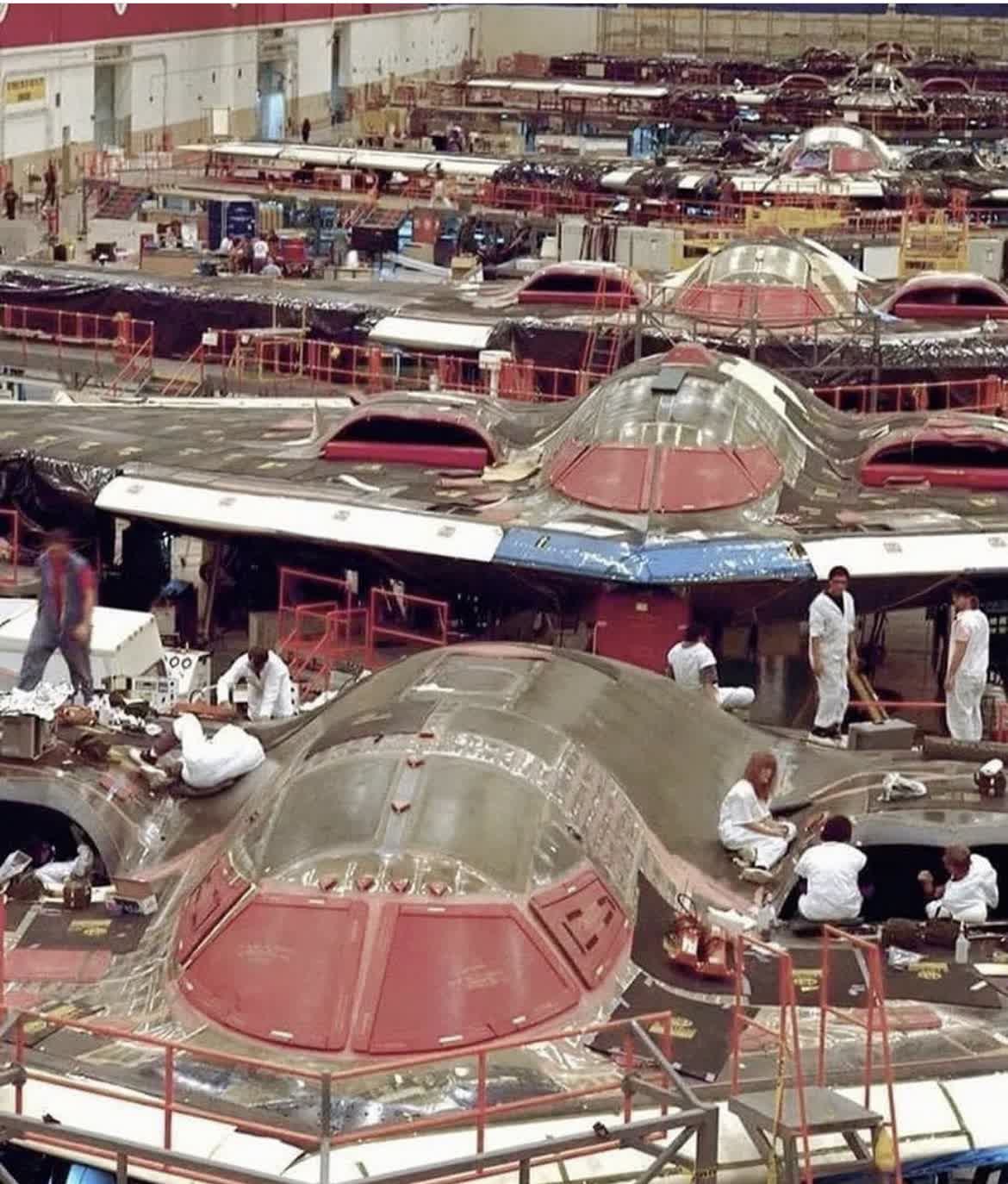 Northrop B-2 Spirit.jpg